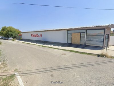 Spatiu comercial 435 mp stradal cu vitrina 36 m chiar pe DN39