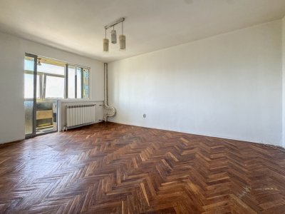 Apartament cu 2 camere de vanzare Casa de Cultura, decomandat