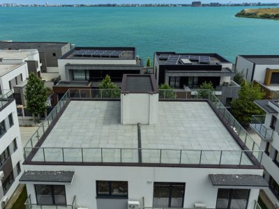Apartament 3 camere la etajul 2 | Terasa privata 70m | Vedere frontală spre Lac 