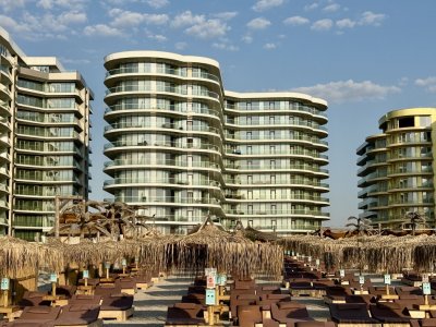 Apartament cu 3 camere direct in prima linie la mare White Sea