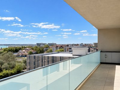 Apartament Premium cu 3 camere | Balcon 25 mp | Vedere la mare si lac | Parcare