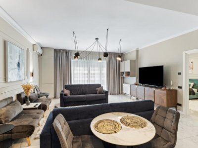 Apartament cu 2 camere și 2 băi, cu vedere spectaculoasă la mare și lac 