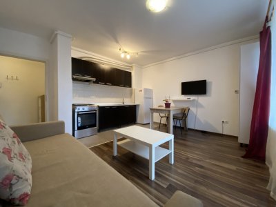 Studio de închiriat cu terasă și priveliște unică spre Tâmpa – zona Tractoru