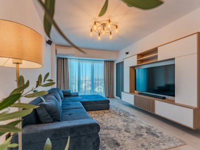 Apartament modern, 3 camere, mobilat, zona Coresi