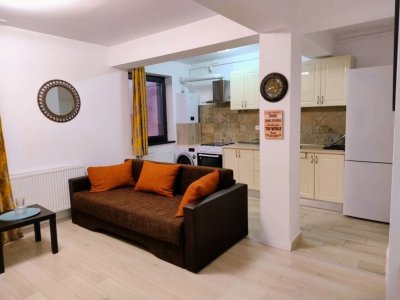 Studio cochet în Tractorul 