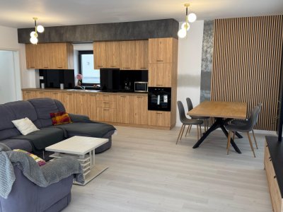 Penthouse modern in Tractorul