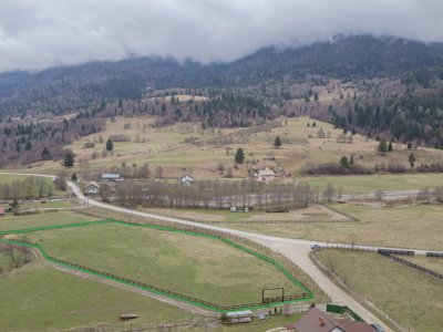 Teren intravilan, 6.900 mp, construibil – Plaiul Foii, Zărnești