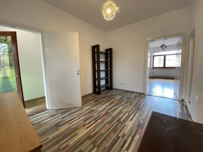 Spațiu birouri 3 camere cu terasă, parcare – Centrul Vechi Brașov