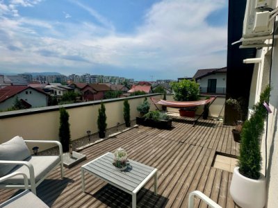 Penthouse cu terasă panoramică 35 mp – Tractorul, lângă Coresi Mall, 650€