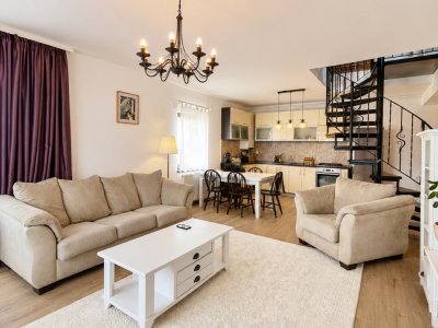 Apartament 3 camere pe doua niveluri | terasa | parcare | zona de case Tractorul