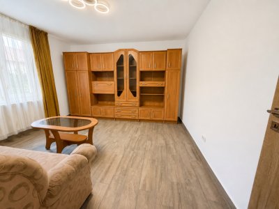Garsoniera decomandata | spatioasa | renovata integral | Tractorul