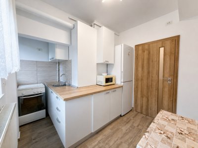 Garsoniera decomandata | spatioasa | renovata integral | Tractorul