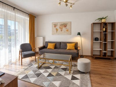 Apartament cu 2 camere pe Pietonala/Coresi 