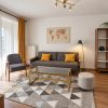 Apartament cu 2 camere pe Pietonala/Coresi  thumb 1