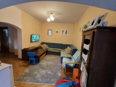 Casă situată în zona Brătianu din cărămidă 