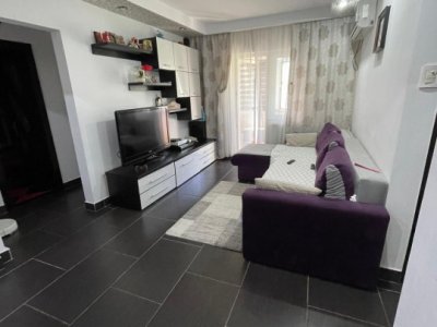 apartament cu 4 camere decomandate in zona Dacia