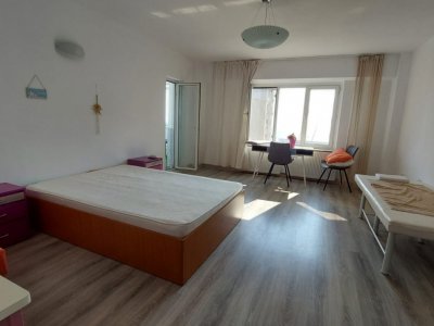  Apartament 3 camere in zona Faleza Nord