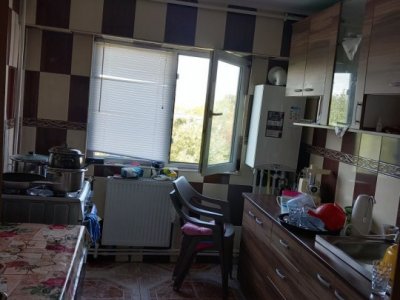 Apartament cu 3 camere  în zona Brotacei