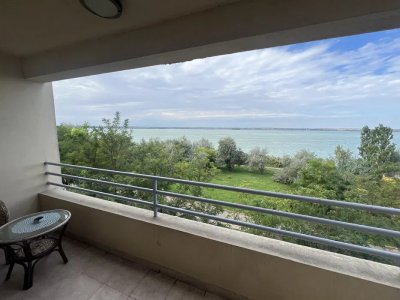 Apartament 2 camere vedere frontala la lac in zona MAMAIA