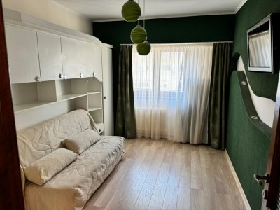 Apartament 4 camere situat in zona STADION