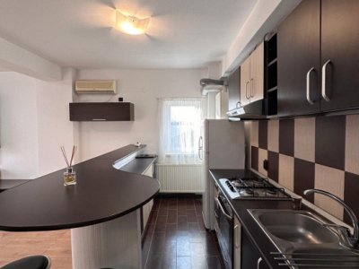 Apartament de 2 camere situat în zona TROCADERO