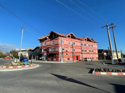 VILA cu spatii comerciale situata in zona CUMPANA