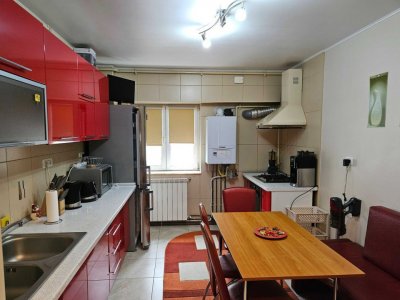 Apartament cu 3 camere decomanat in zona STADION