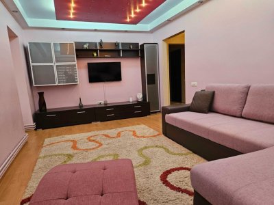 Apartament cu 3 camere decomanat in zona STADION