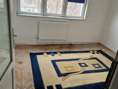 Apartament 3 camere situat in centrul Mangaliei
