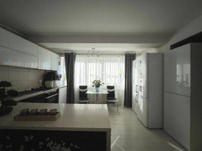 Apartament 3 camere - zona VIVO MALL - Tomis Nord