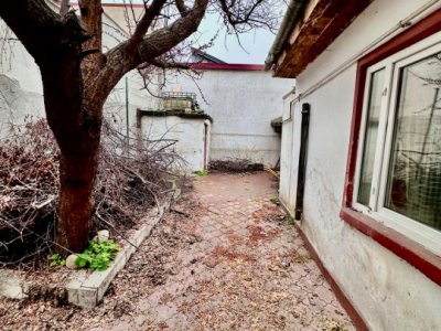 Casa situata in zona Delfinariu