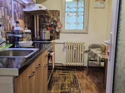 Apartament 3 camere zona Cireșica – ideal locuință sau cabinet