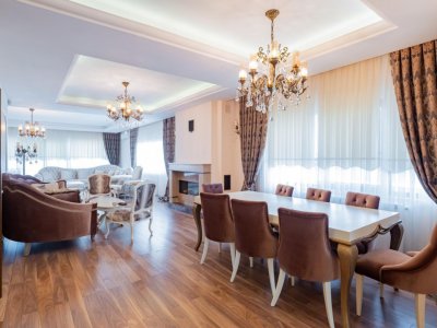 Penthouse unicat la malul lacului – lux, spațiu, priveliște de vis