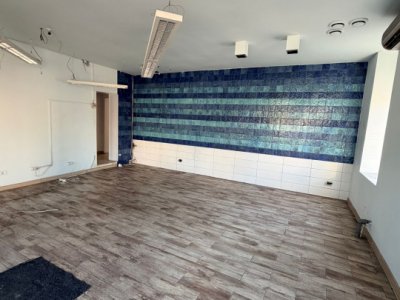 Spațiu comercial, termen lung, situat în zona Casa de Cultură