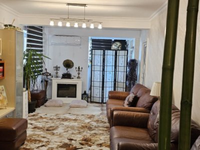 Apartament elegant, 4 camere la TAV-uri