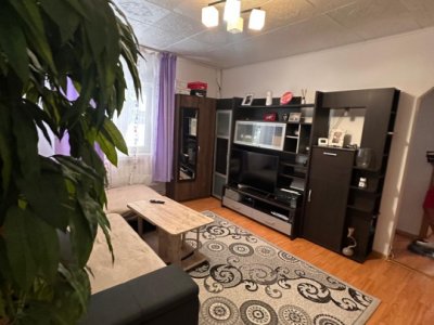 Apartament 2 camere zona Poarta 6