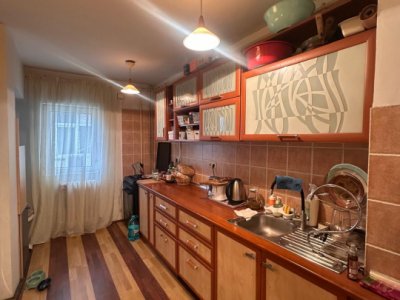 Apartament 4 camere de vanzare, in zona Faleza Nord
