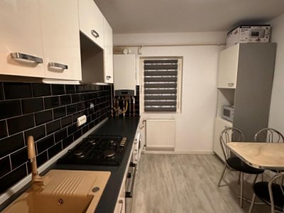 Apartament 3 camere situat in zona Inel 1