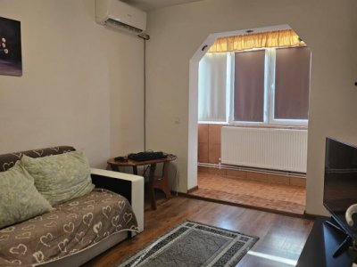 Apartament 2 camere zona Casa de Cultură