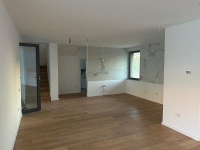 Vilă de vânzare pe malul lacului | in zona Mamaia Nord | 0% Comision