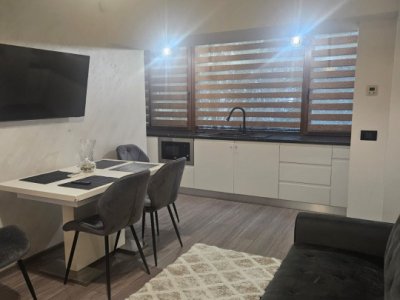 Apartament 3 camere de inchiriat - zona Dacia Constanta 