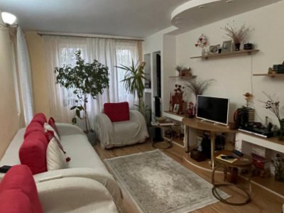 Apartament 4 camere - zona Far Constanta 