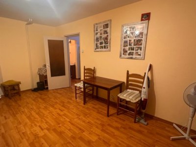 Apartament 4 camere de vanzare, in zona Tomis Nord - Constanta