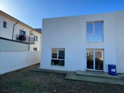 Duplex P+1 de vânzare în Mamaia Sat – 2 dormitoare, birou, terasă acoperită