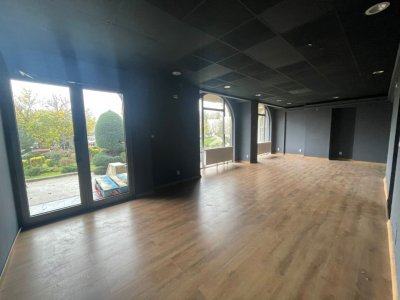 Spațiu Comercial de Închiriat Delfinariu Constanța | 112 mp | Stradal