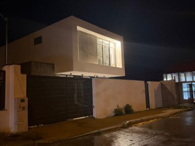 Oportunitate imobiliara! Casa de vanzare in zona  Palazu Mare-Constanta