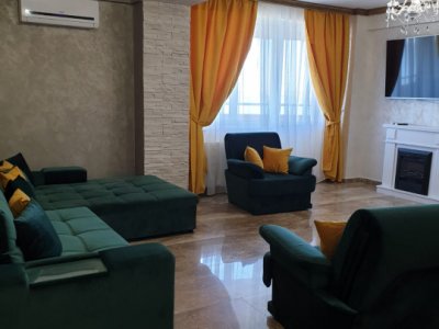 Apartament 3 camere de vanzare, situat in zona Mamaia-Sat