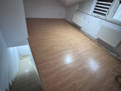 Apartament 2 camere, compartimentare pe doua niveluri, in zona Casa de Cultura
