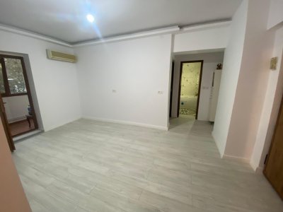 Apartament 2 camere transformat in 3 camere situat in zona Tomis Nord - Boema