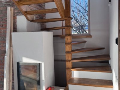 🌊 Casă modernă aproape de lac, 4 dormitoare, teren generos, în Techirghiol